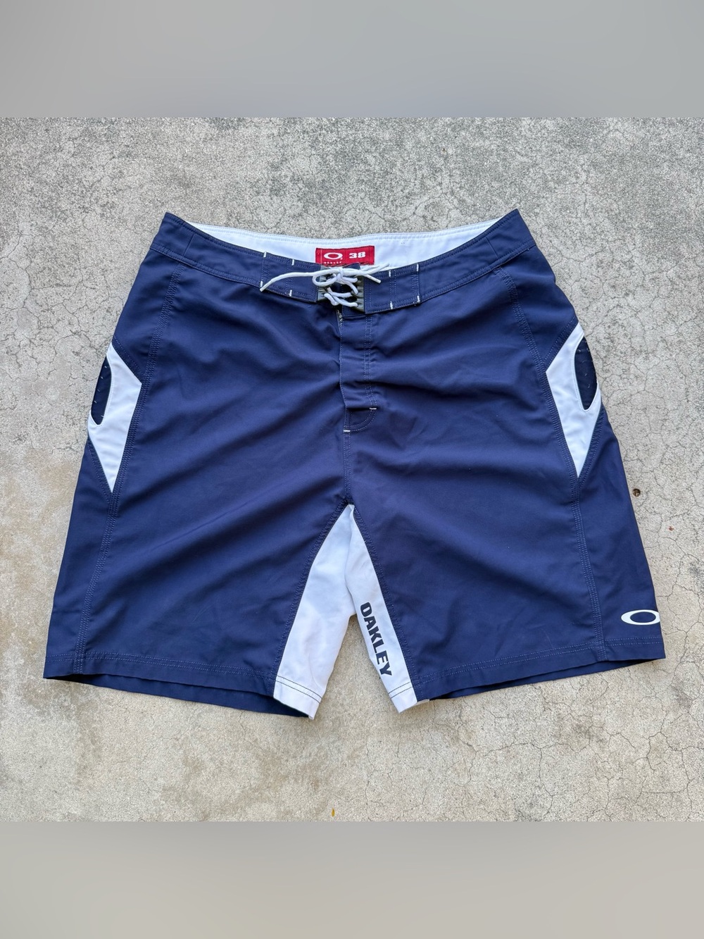 Vintage Y2K OAKLEY Board Shorts Swim Trunks Blue White Size 38 - Picture 1 of 10